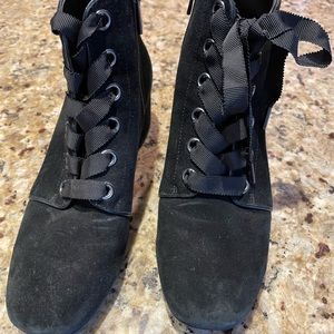 Gently worn (5 times) ribbon laced bootie